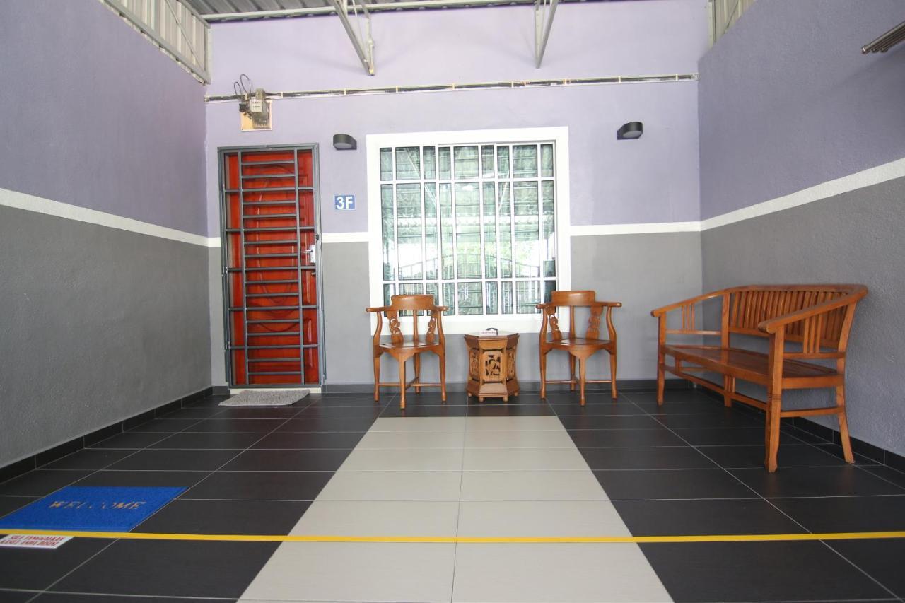 Homestay Hj Esmon 3 Uthm Parit Raja Eksteriør bilde